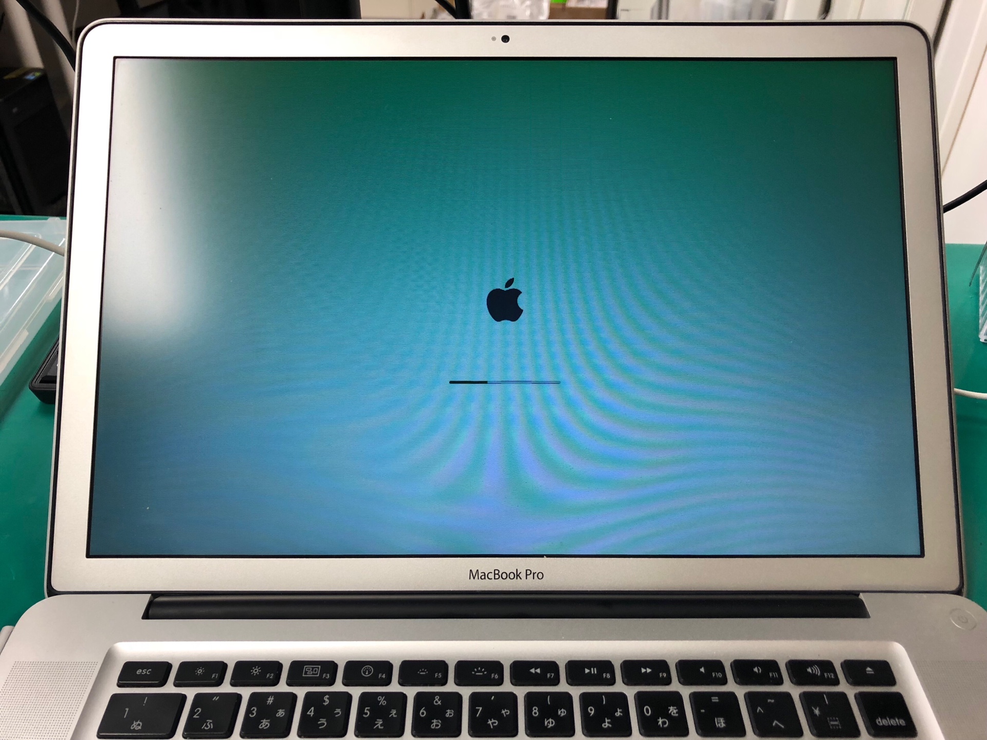 Apple Macbook Pro 15 Inch Mid 10 メーカーロゴから進まない 電源が入らない事もある パソコン修理 データ復旧 Pc Fixs